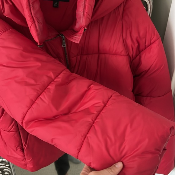 Banana republic water repellent red winter puffer jacket/ coat - Picture 8 of 9